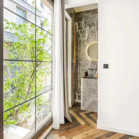 Spacious Modern Flat With Balcony 5 Min To Taksim شقة اسطنبول
