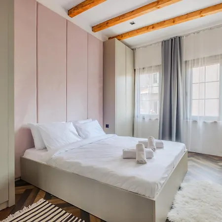Spacious Modern Flat With Balcony 5 Min To Taksim * Estambul