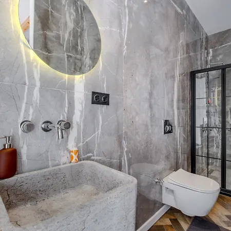 Spacious Modern Flat With Balcony 5 Min To Taksim *