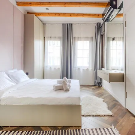 Spacious Modern Flat With Balcony 5 Min To Taksim *