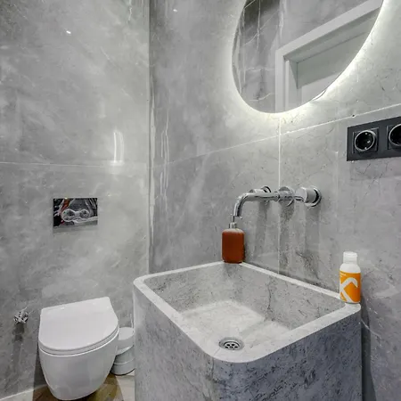 Spacious Modern Flat With Balcony 5 Min To Taksim Κωνσταντινούπολη