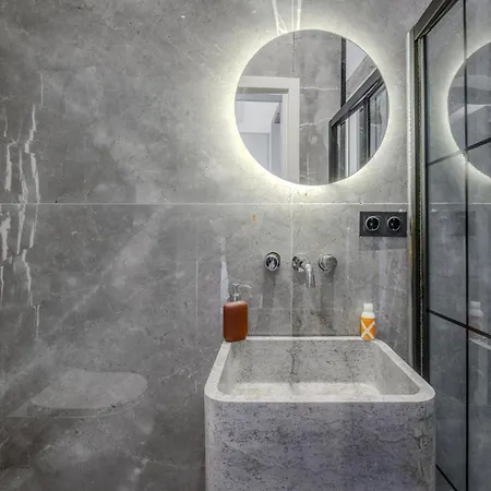 Spacious Modern Flat With Balcony 5 Min To Taksim Κωνσταντινούπολη